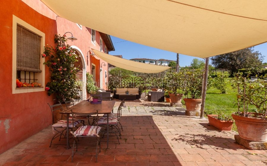 Splendido Casale Immerso nel Verde