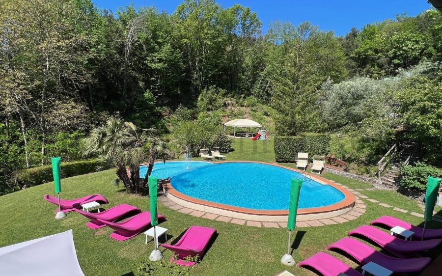 Villa con Piscina tra Lucca e il Mare