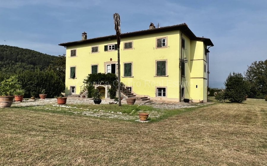 Villa Storica a Lucca