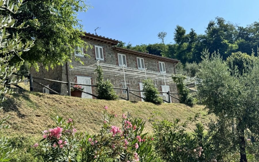 Casale con Piscina con Vista Panoramica