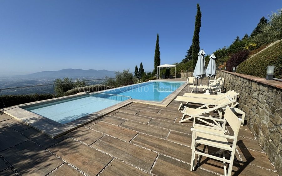 Casale con Piscina con Vista Panoramica