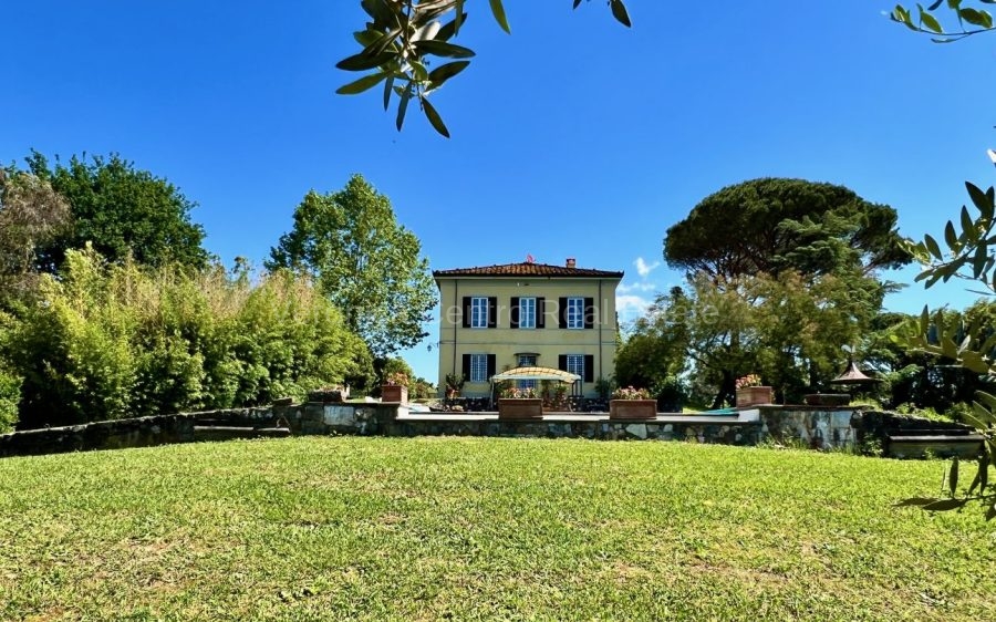 Splendida Villa con Piscina