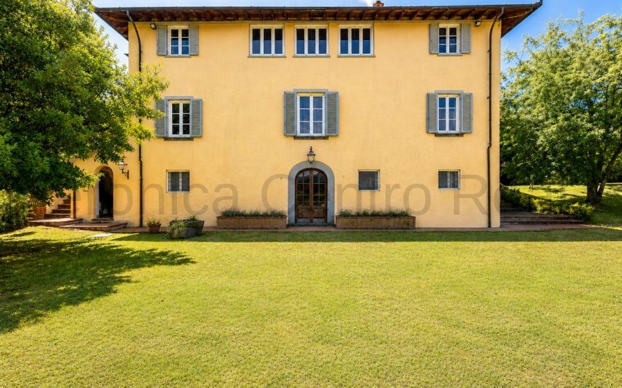 Villa Storica sulle Colline di Lucca