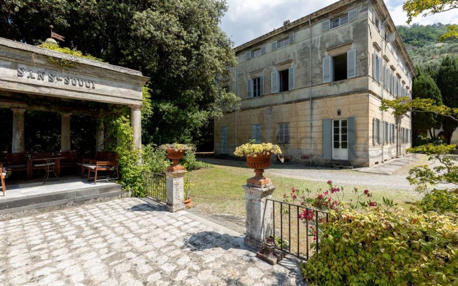 Bellissima Villa Storica sulle Colline Lucchesi
