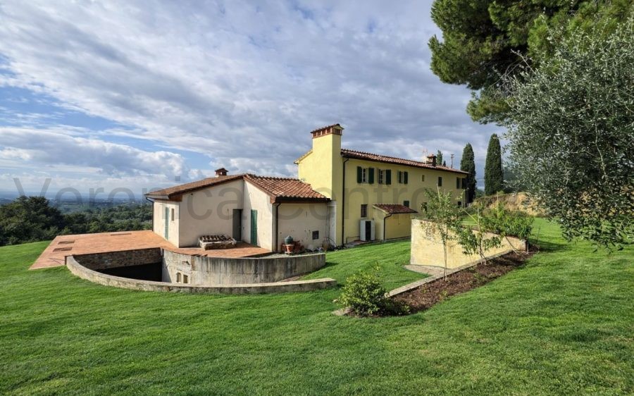 NOSTRA ESCLUSIVA: Casale Panoramico tra Uliveti e Vigneti