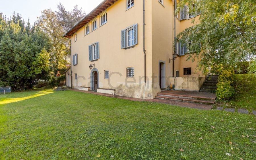 Villa Storica sulle Colline di Lucca