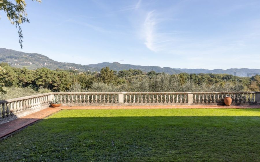Villa Storica sulle Colline di Lucca