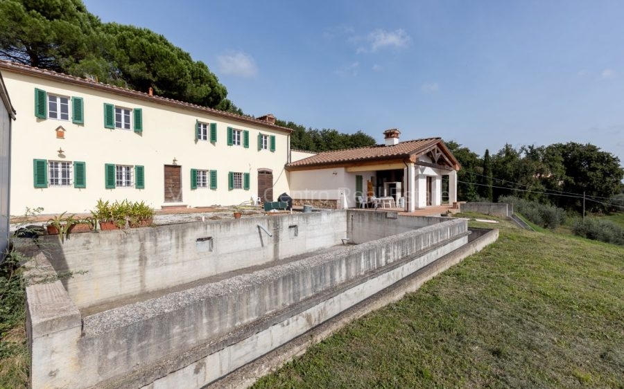 Casale Panoramico tra Uliveti e Vigneti