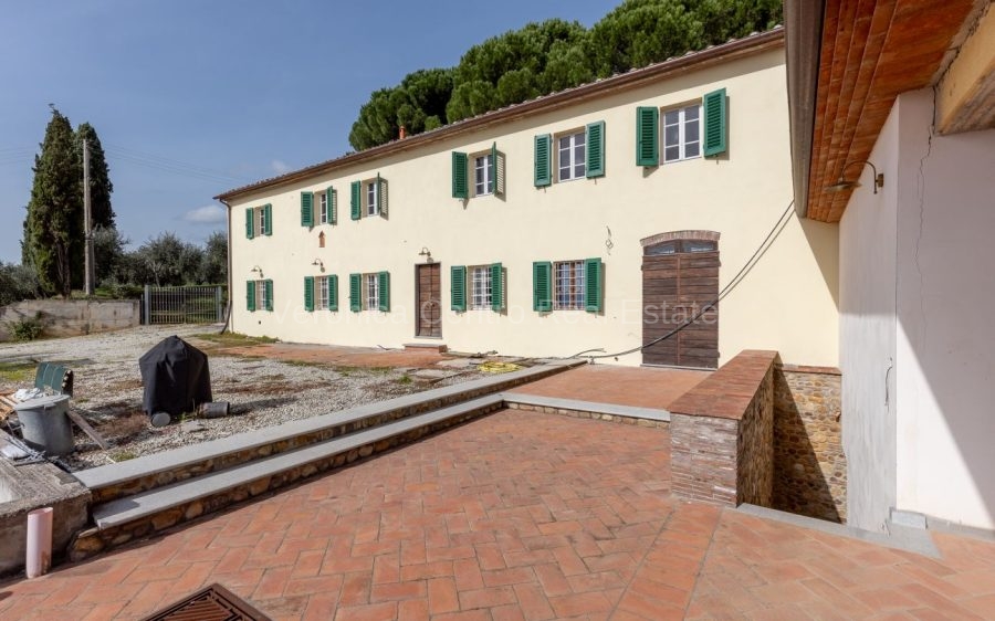 Casale Panoramico tra Uliveti e Vigneti