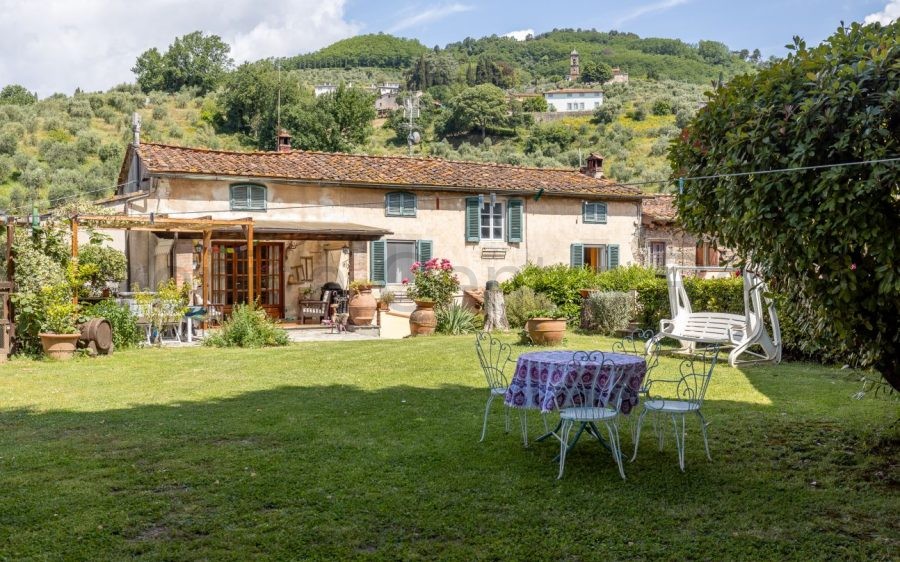 Antico Casale sulle Colline Lucchesi