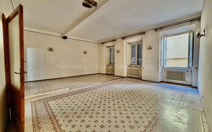 Appartamento primo piano da ristrutturare nel Centro Storico.