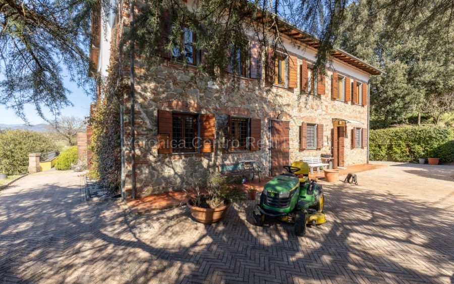 Casale nelle Vicinanze di Montecarlo
