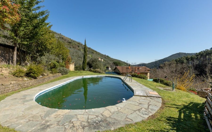 Rustico ristrutturato con piscina