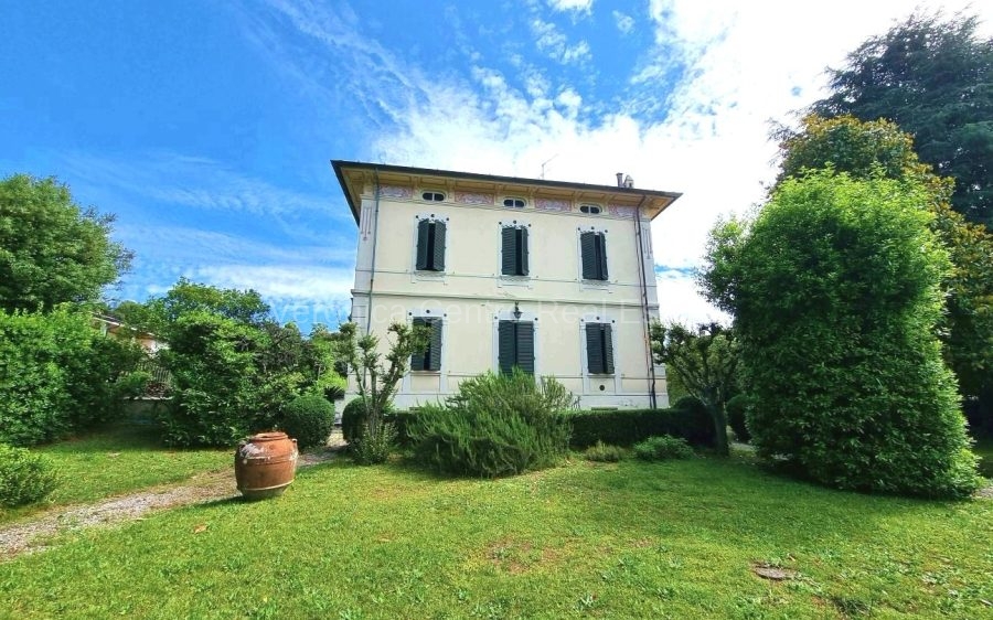 Villa Liberty con giardino