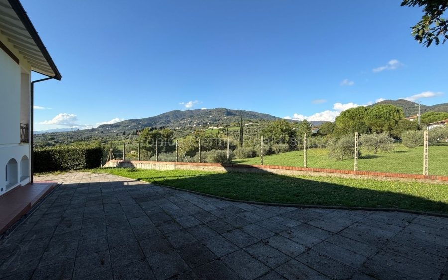 Villa singola in zona collinare