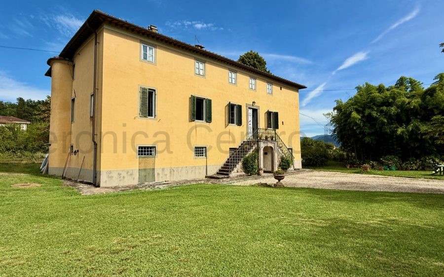 Villa Storica con affascinante Limonaia
