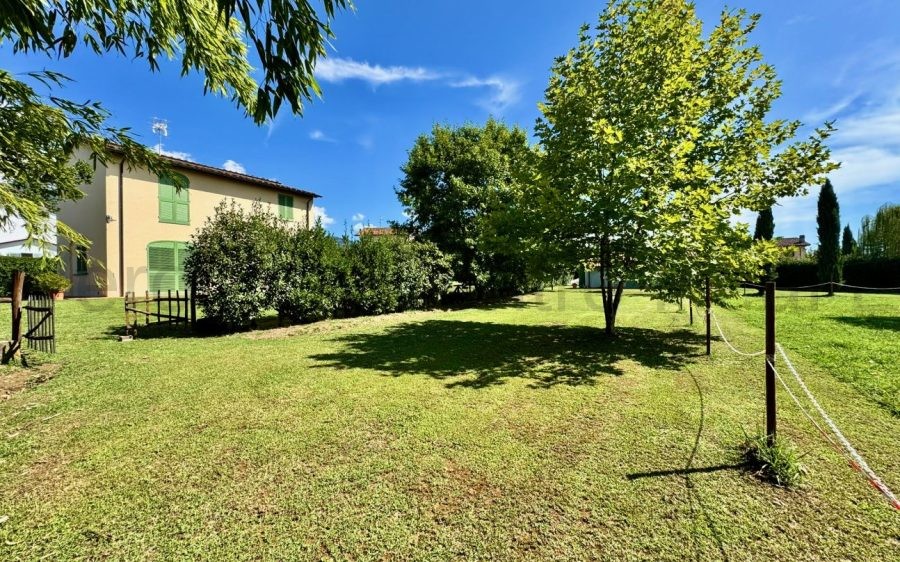 NOSTRA ESCLUSIVA: Villetta singola in un’oasi di pace con piscina e giardino