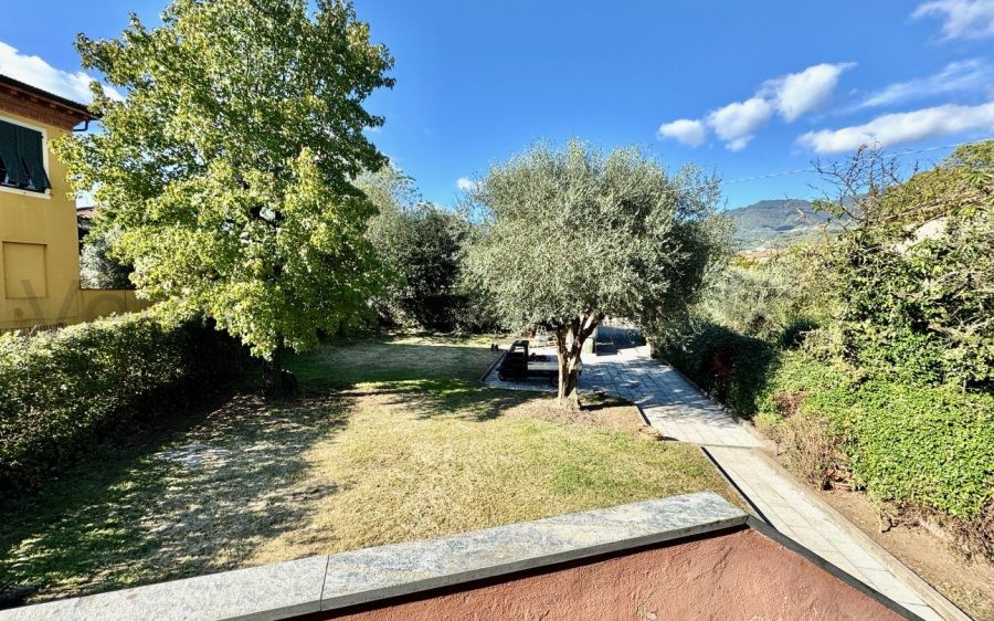 Villa singola con giardino