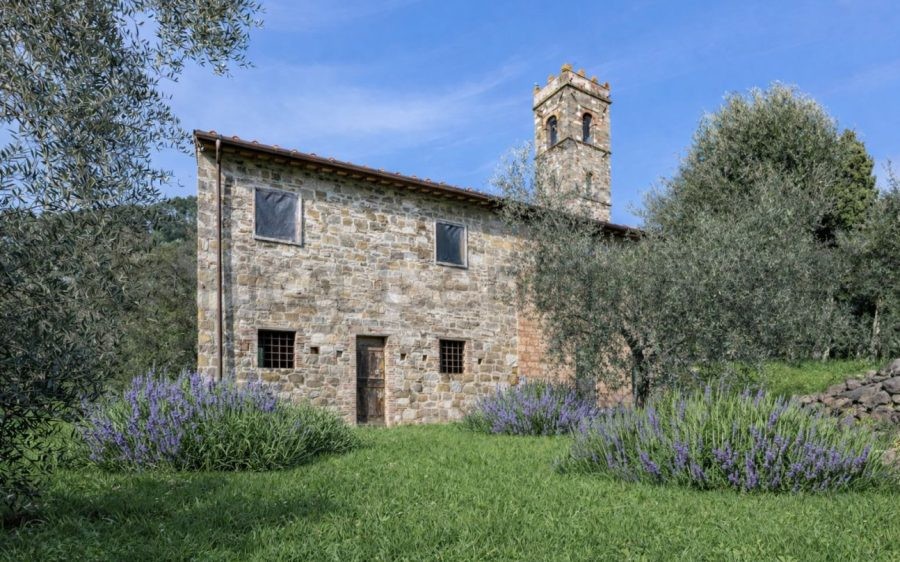 Rustico in pietra con anima Toscana e vista aperta sulle colline